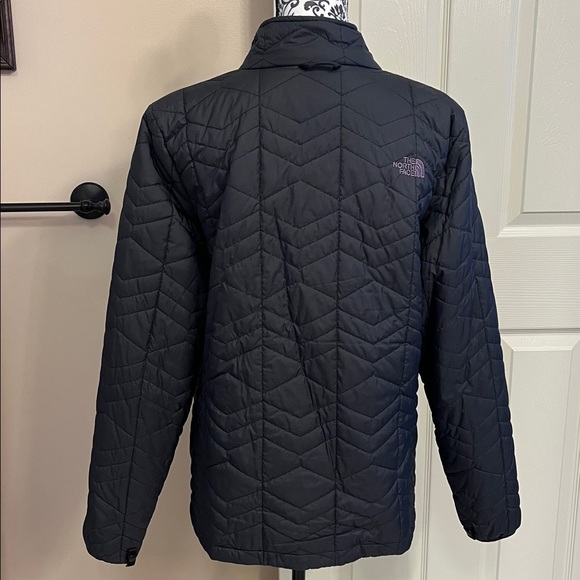 Women’s NorthFace jacket - Picture 4 of 8